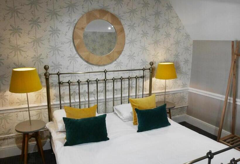 بنسيون The Fleece