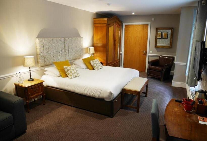 بنسيون The Fleece