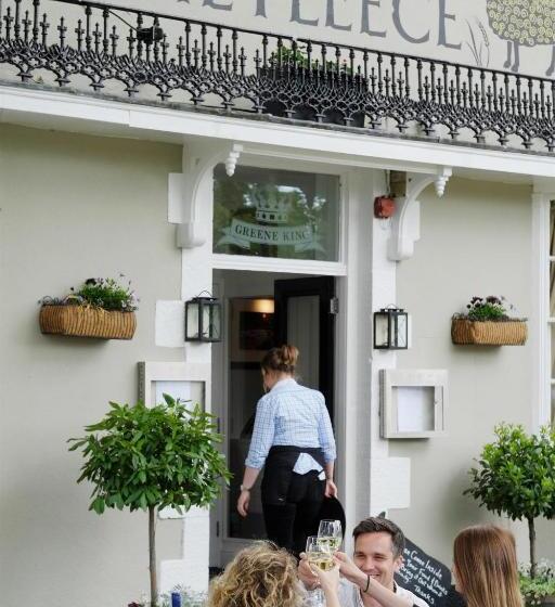 بنسيون The Fleece