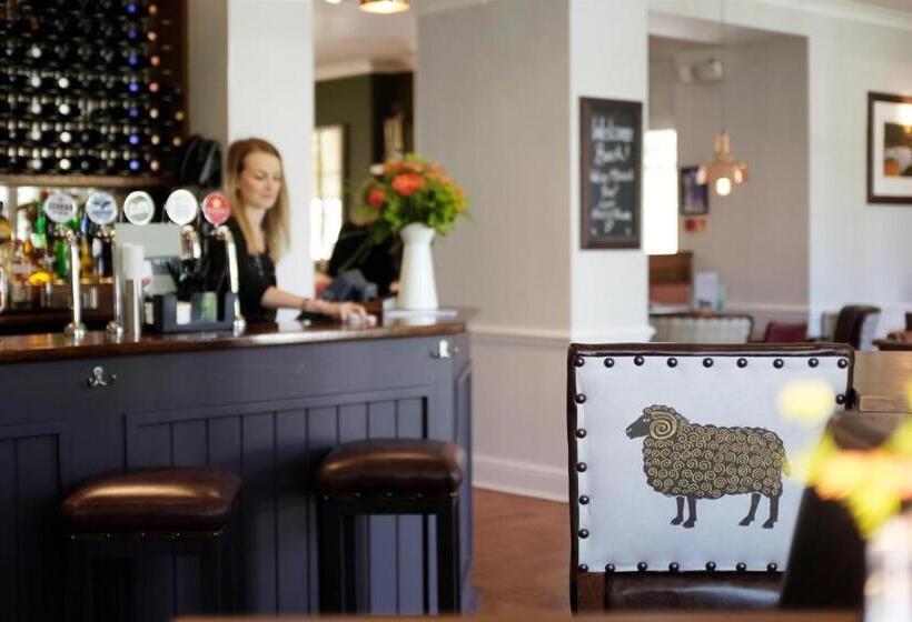 بنسيون The Fleece