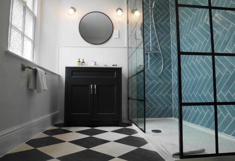 بنسيون The Fleece