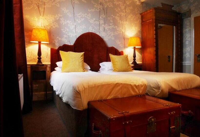 بنسيون The Fleece