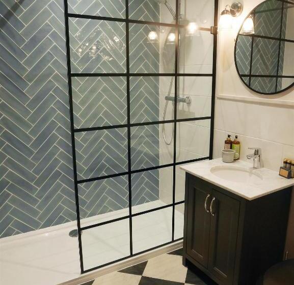 بنسيون The Fleece