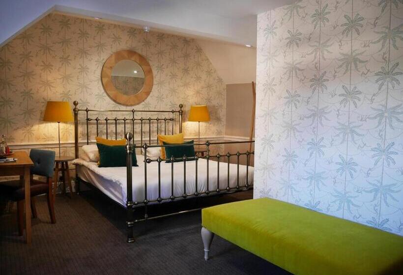 بنسيون The Fleece