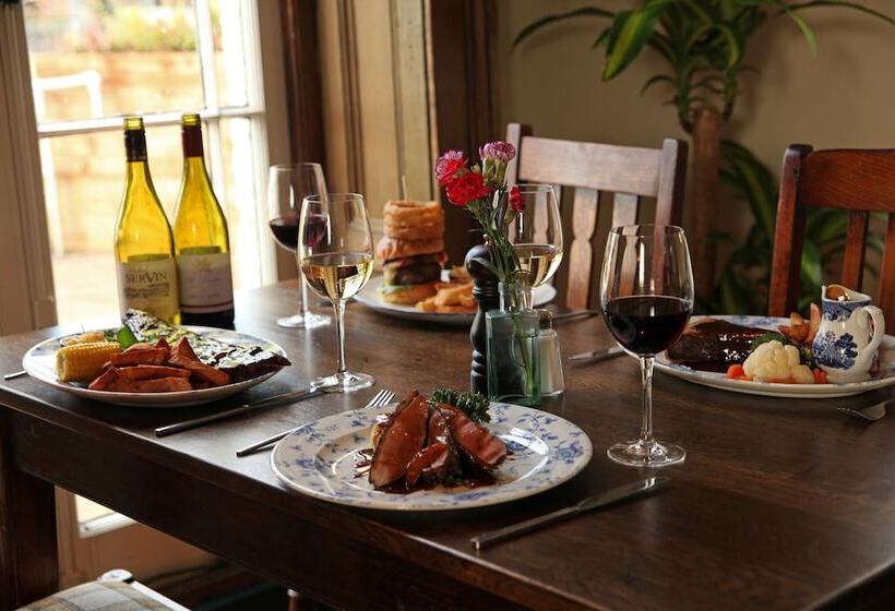 פנסיון The Jug And Bottle