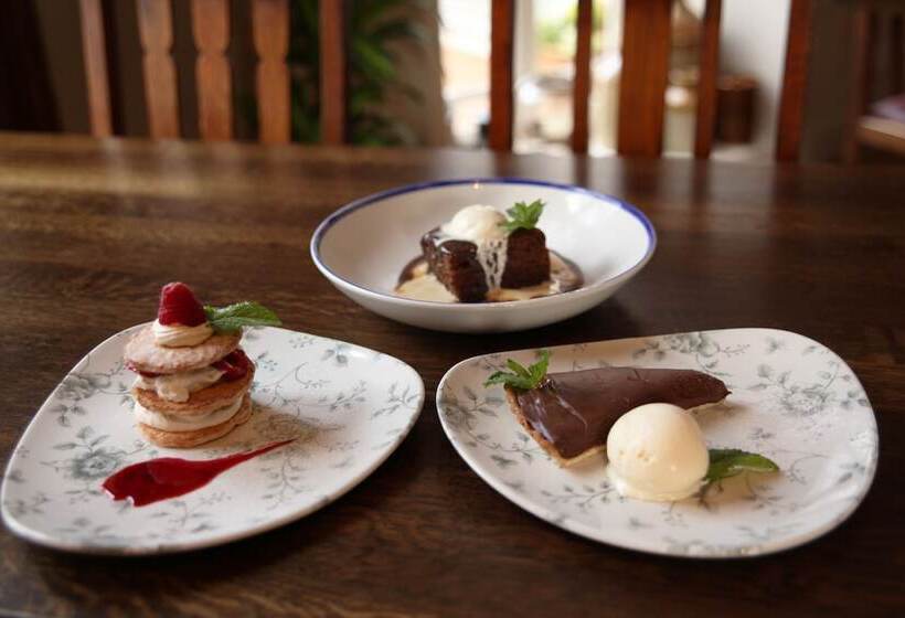 פנסיון The Jug And Bottle