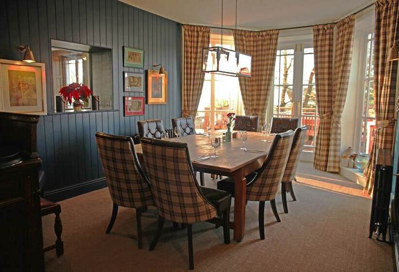 פנסיון The Jug And Bottle