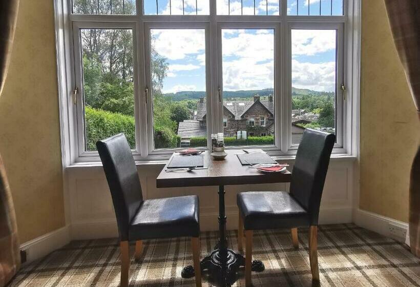 بنسيون The Knowe Guest House