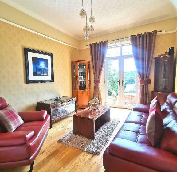 بنسيون The Knowe Guest House