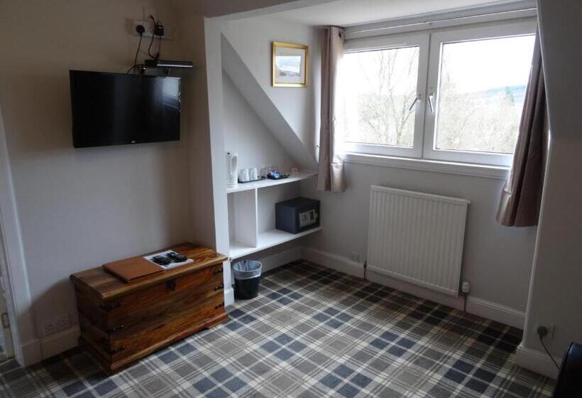 بنسيون The Knowe Guest House