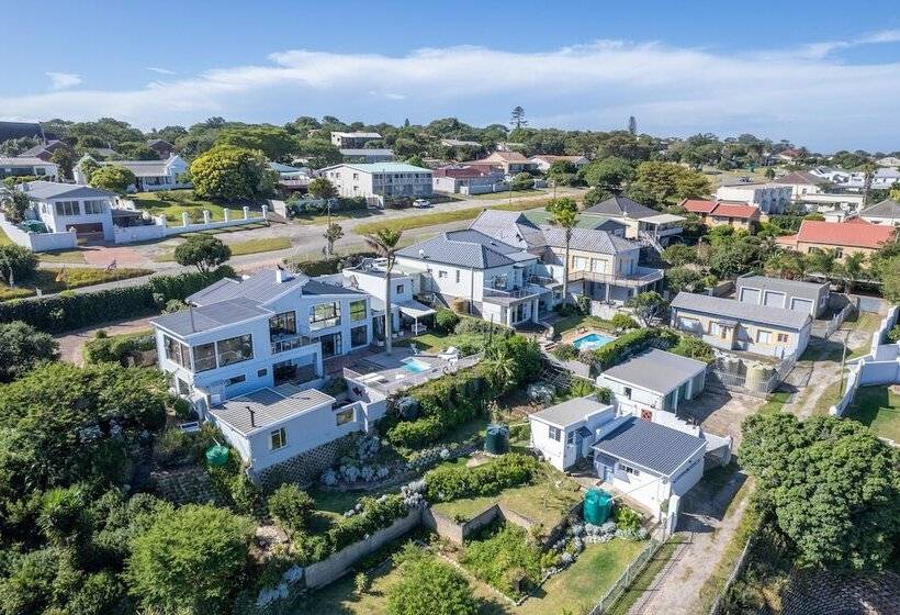 پانسیون The Lookout Guest House