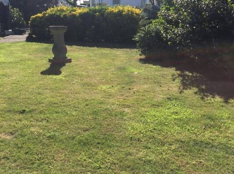 Пансион The Old Coach House