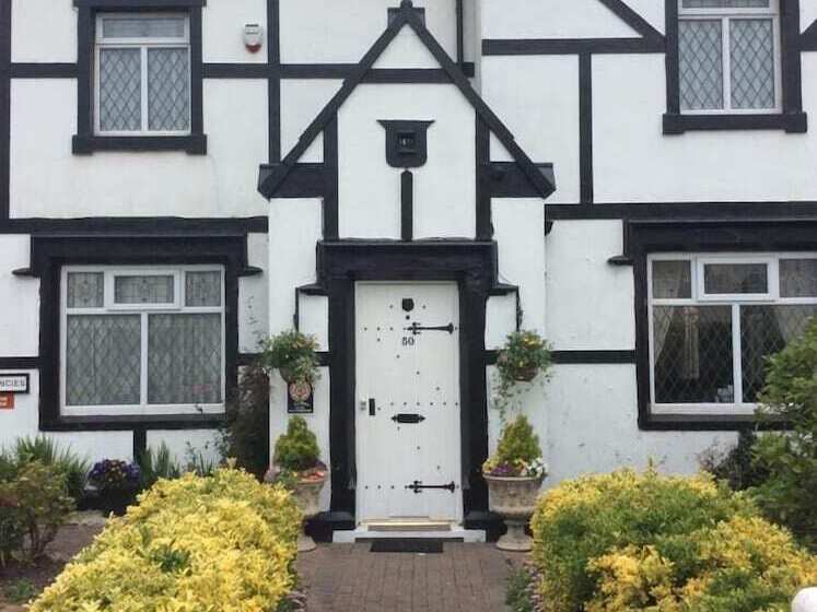 Пансион The Old Coach House