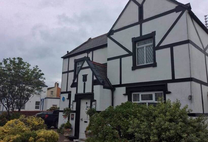 Пансион The Old Coach House