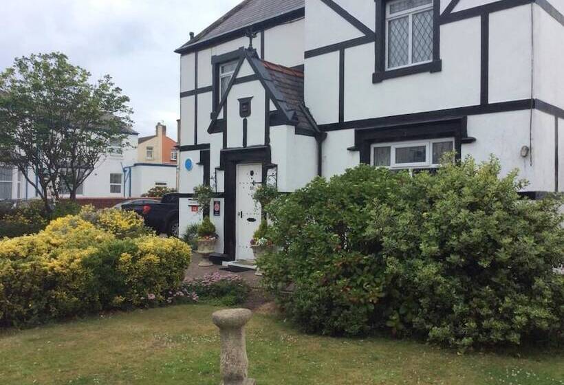 Пансион The Old Coach House