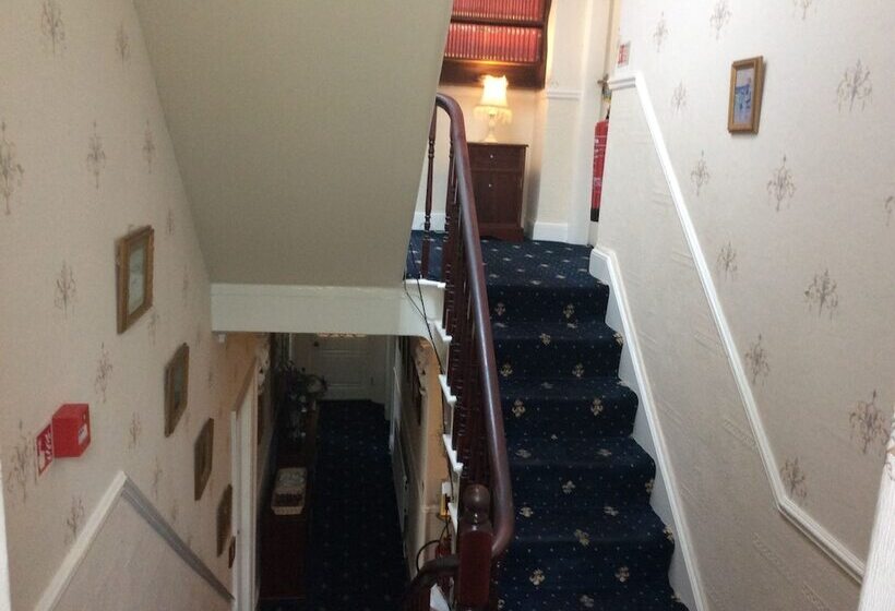 Пансион The Old Coach House