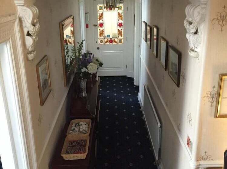 Пансион The Old Coach House