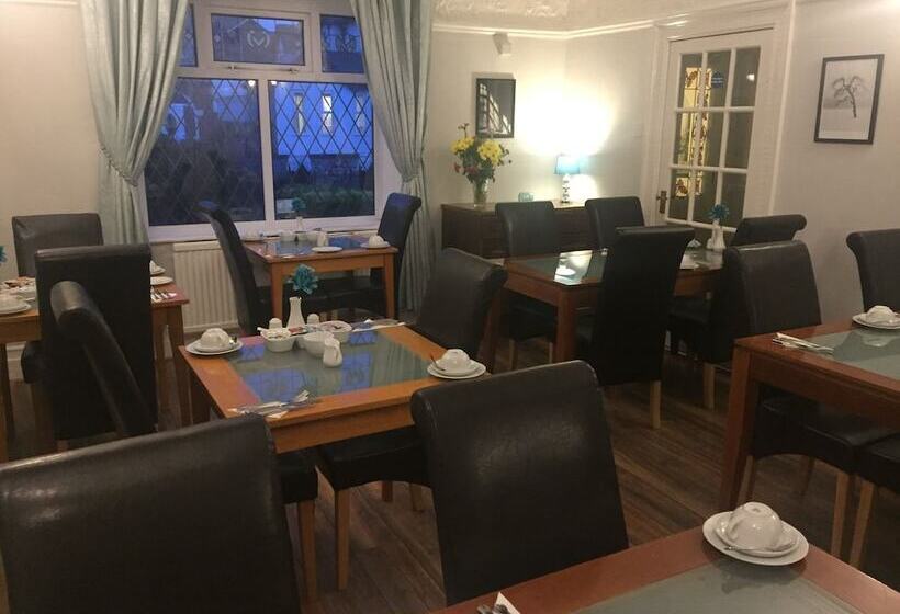 Пансион The Old Coach House