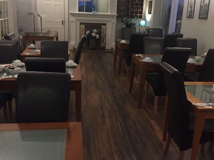 Пансион The Old Coach House