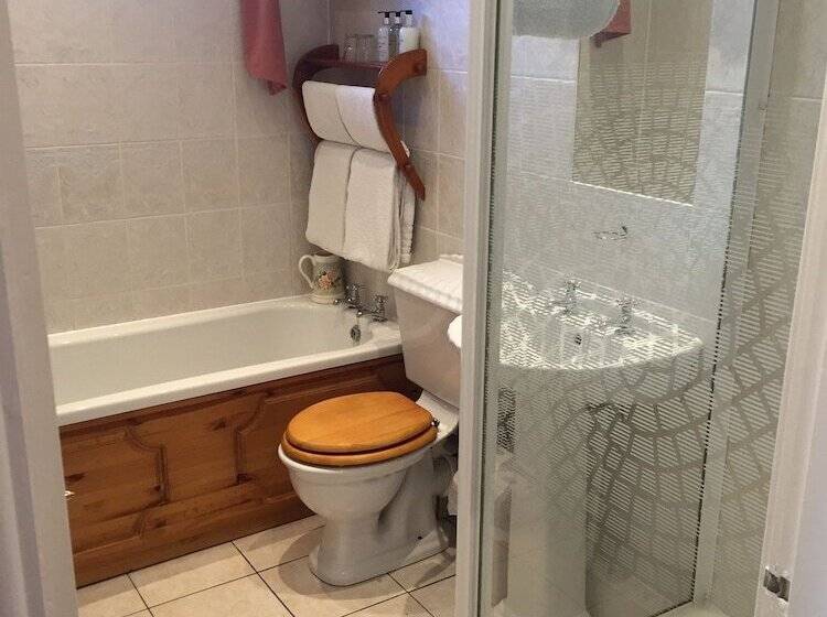 Пансион The Old Coach House