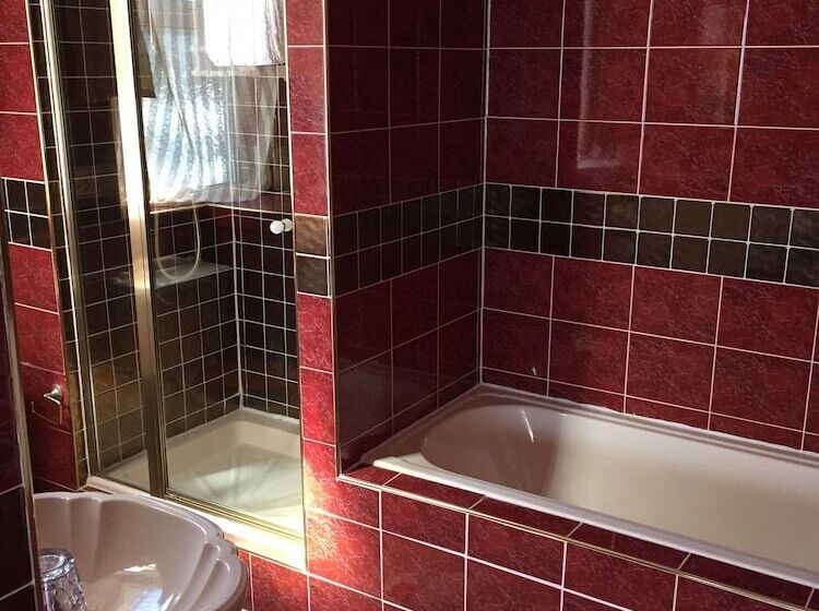 Пансион The Old Coach House