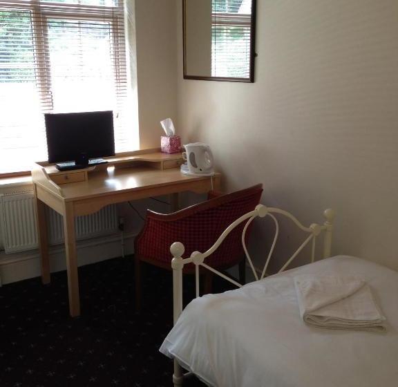 ペンション The Royal Standard Guest House