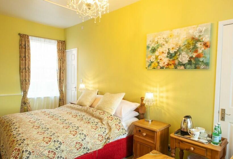 بنسيون The Tudor Rose