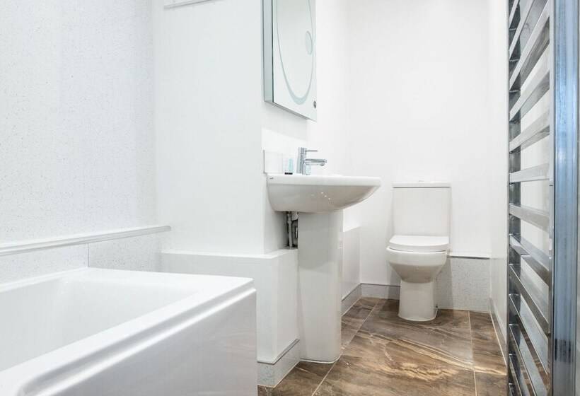 بنسيون The Tudor Rose