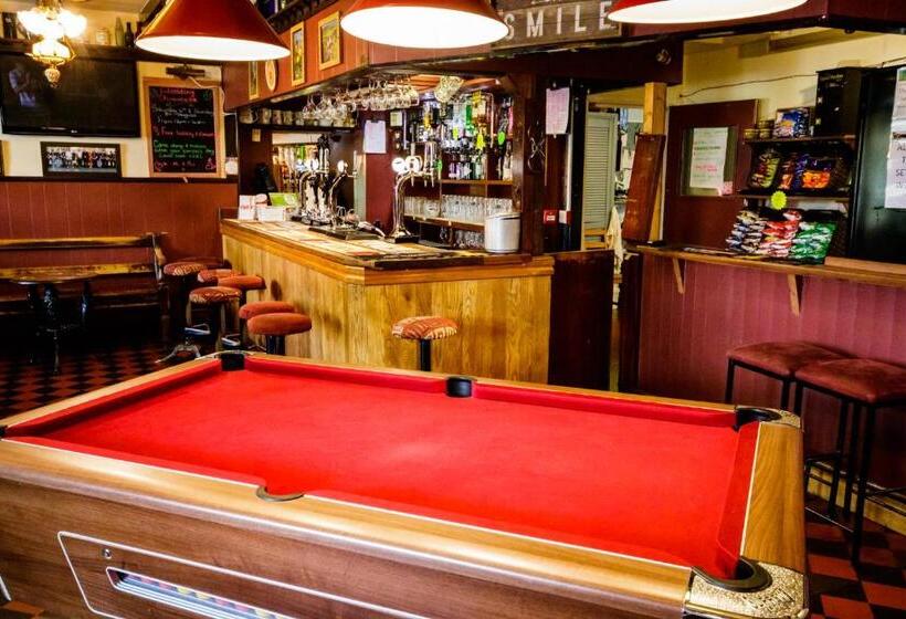 פנסיון The White Hart Inn