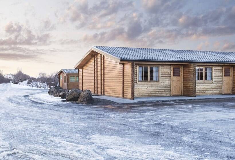 پانسیون Vogafjós Farm Resort