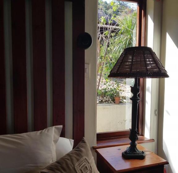 پانسیون Waterside Lodge