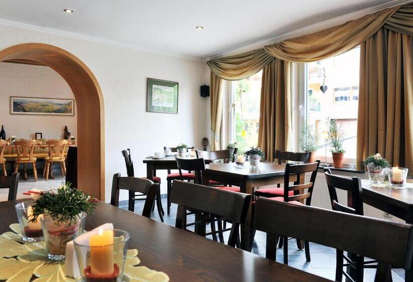 펜션 Weingut Clemens