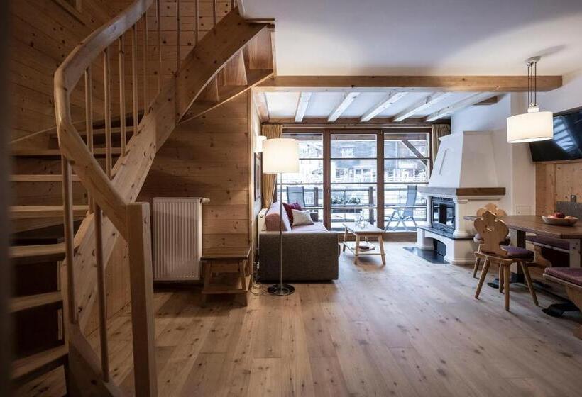 Post Alpina  Family Mountain Chalets