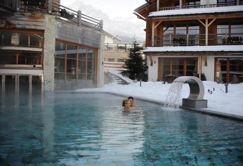 Post Alpina  Family Mountain Chalets