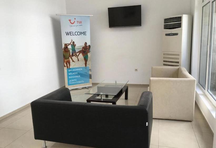 Silver Springs Apartments