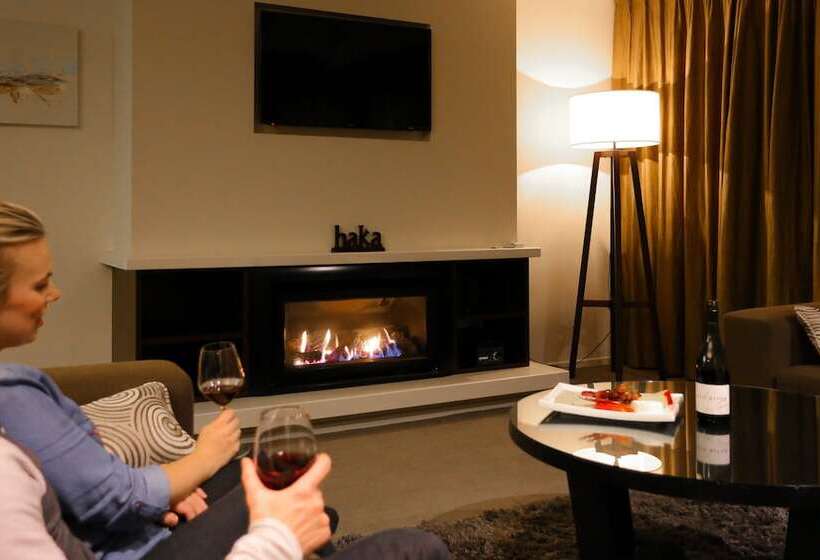 Village Lake Apartments