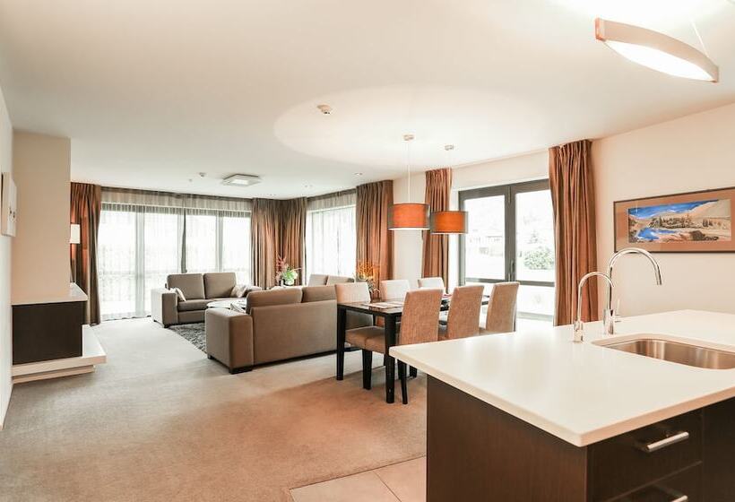 Village Lake Apartments