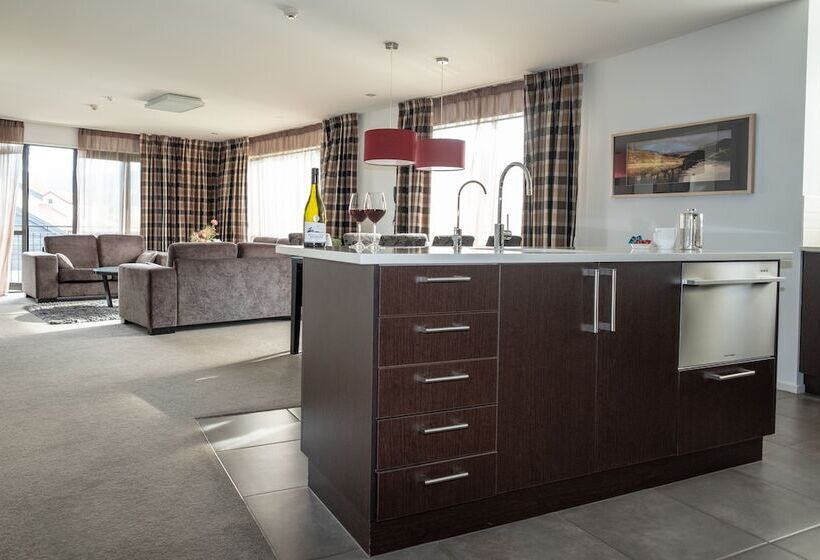 Village Lake Apartments