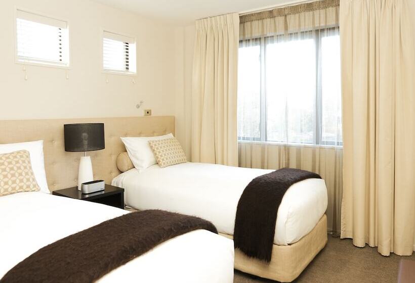 Village Lake Apartments