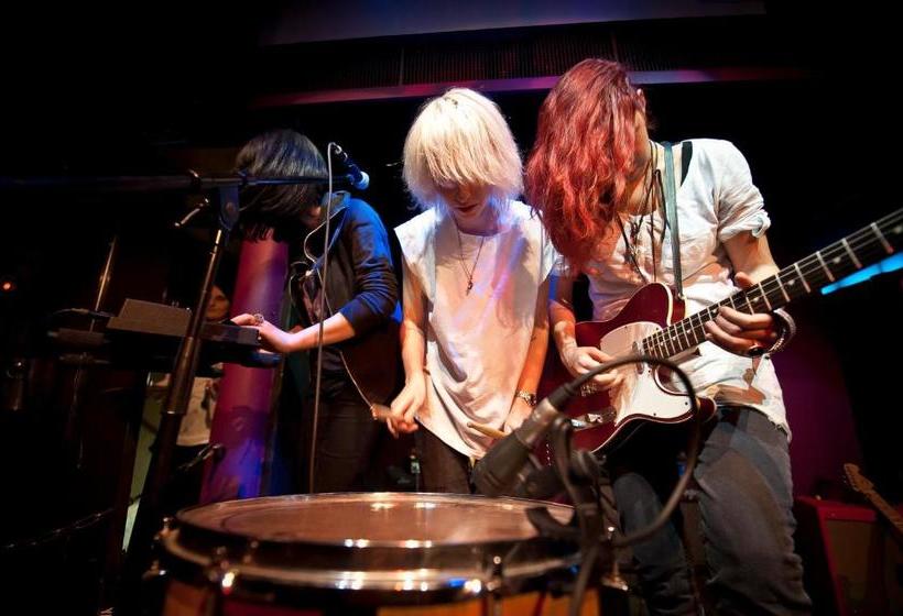 호스텔 Albani Bar Of Music