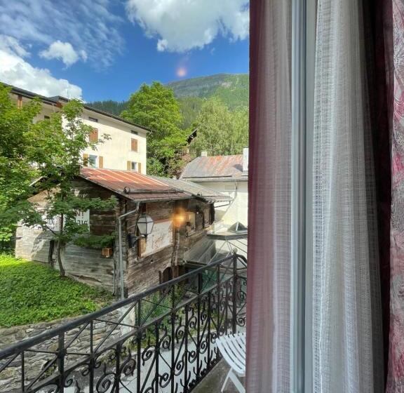 ユースホステル Escher