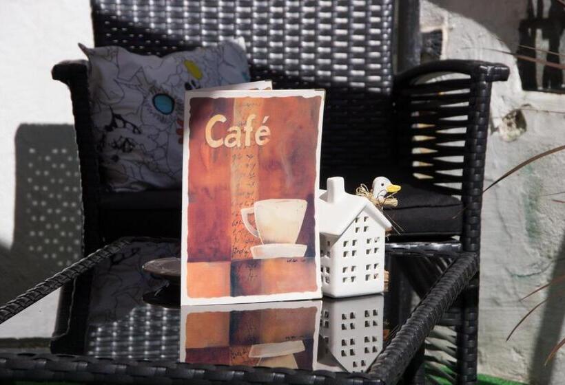 ユースホステル Escher