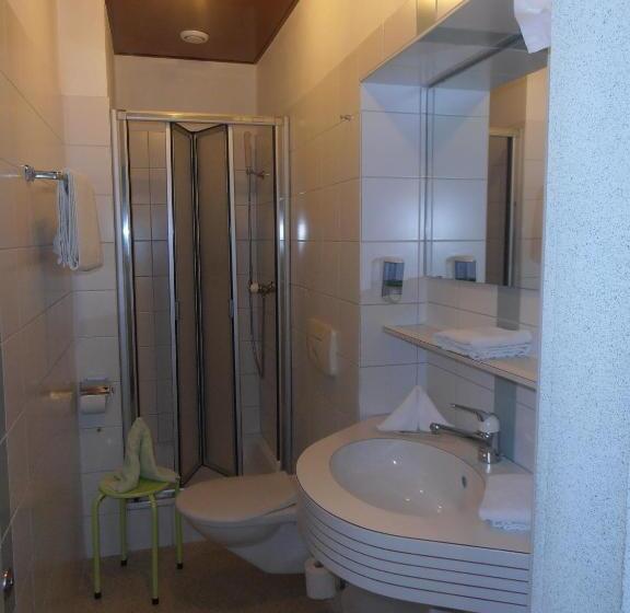 ユースホステル Escher