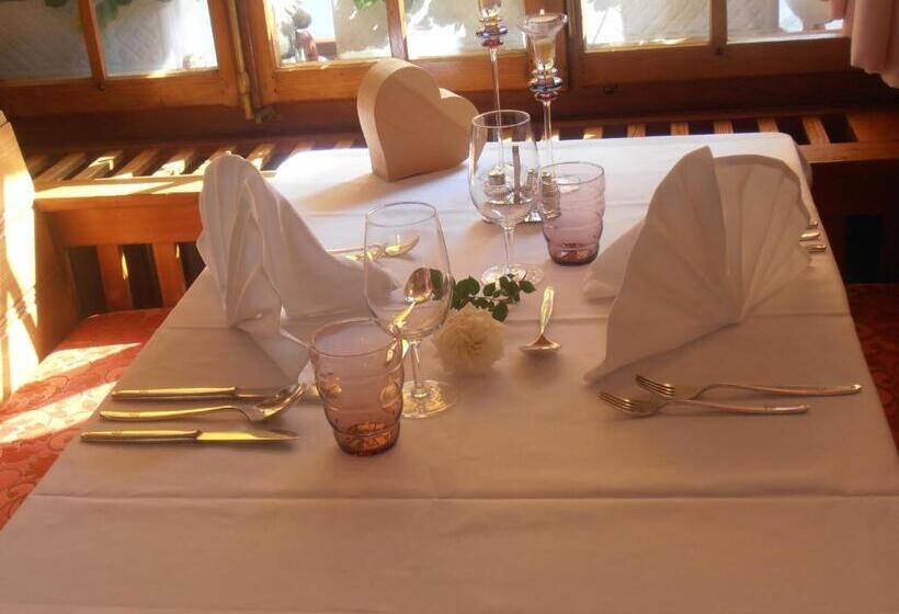 ユースホステル Escher