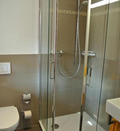 ユースホステル Gasthaus Tübli Gersau