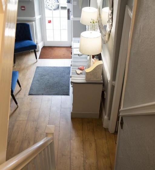 Общежитие Heidi's Grasmere Lodge