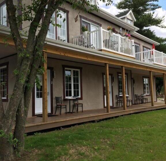 فندق صغير Orange Bistro