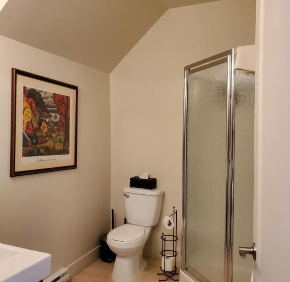 فندق صغير Orange Bistro