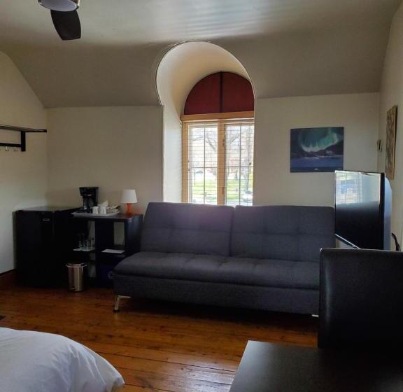 فندق صغير Orange Bistro