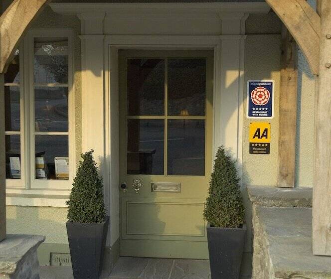 فندق صغير The Lion